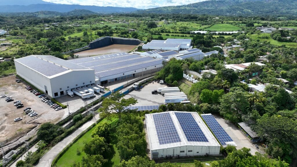 Indufoam consolida un modelo de crecimiento sostenible que impulsa el desarrollo económico y ambiental de El Salvador 1 WhatsApp Image 2026 06 22 at 11.52.53 AM 2