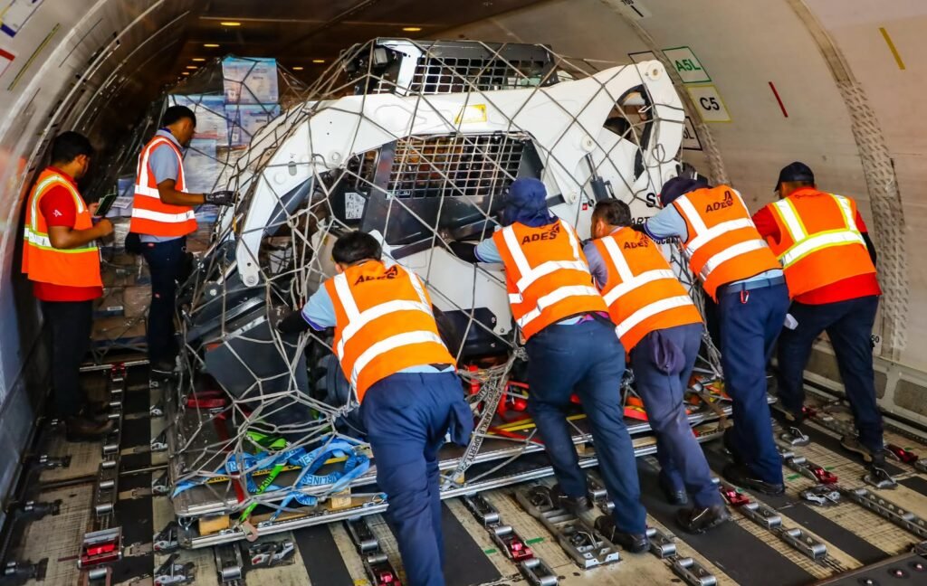 El Salvador envía sexto avión con ayuda humanitaria hacia Venezuela 2 WhatsApp Image 2026 06 26 at 11.48.34 AM 1