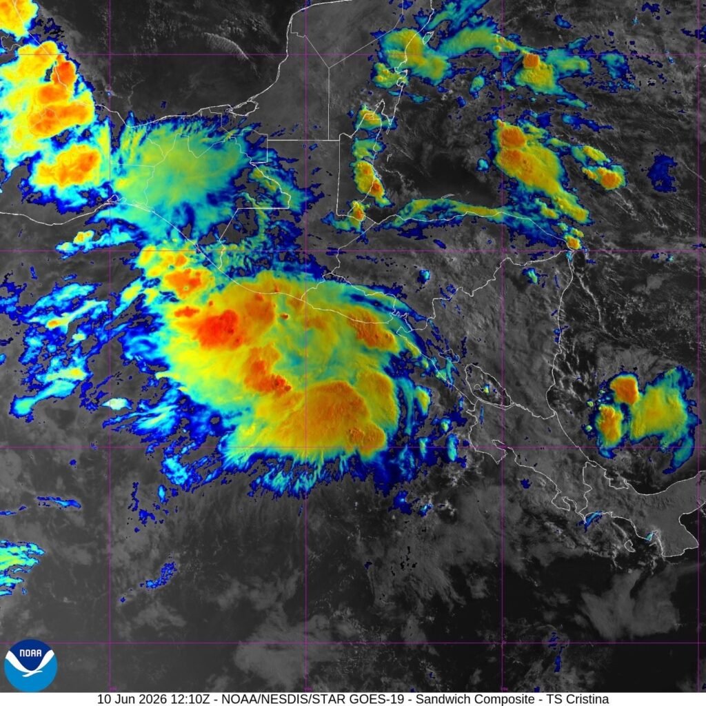 El Salvador bajo alerta por el avance de la tormenta tropical Cristina 3 dfdfdsf