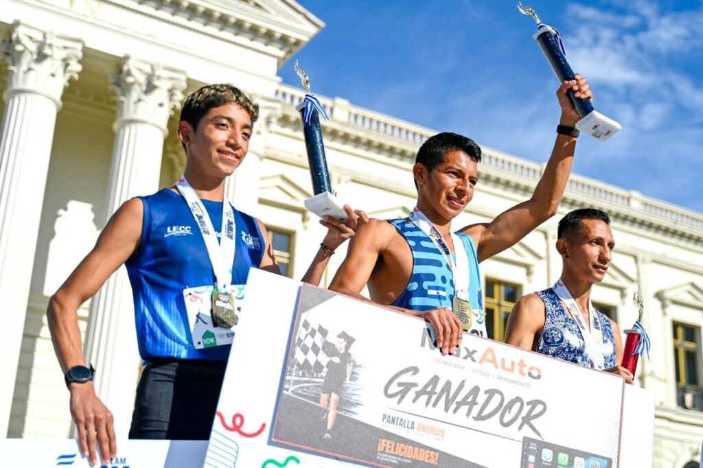 El Centro Histórico de San Salvador se inunda de atletismo con la carrera El Salvador Olympic Run 2026 4 dsfasdfasdf 2