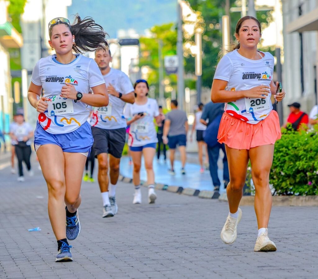 El Centro Histórico de San Salvador se inunda de atletismo con la carrera El Salvador Olympic Run 2026 3 dsfasfasdfasdf
