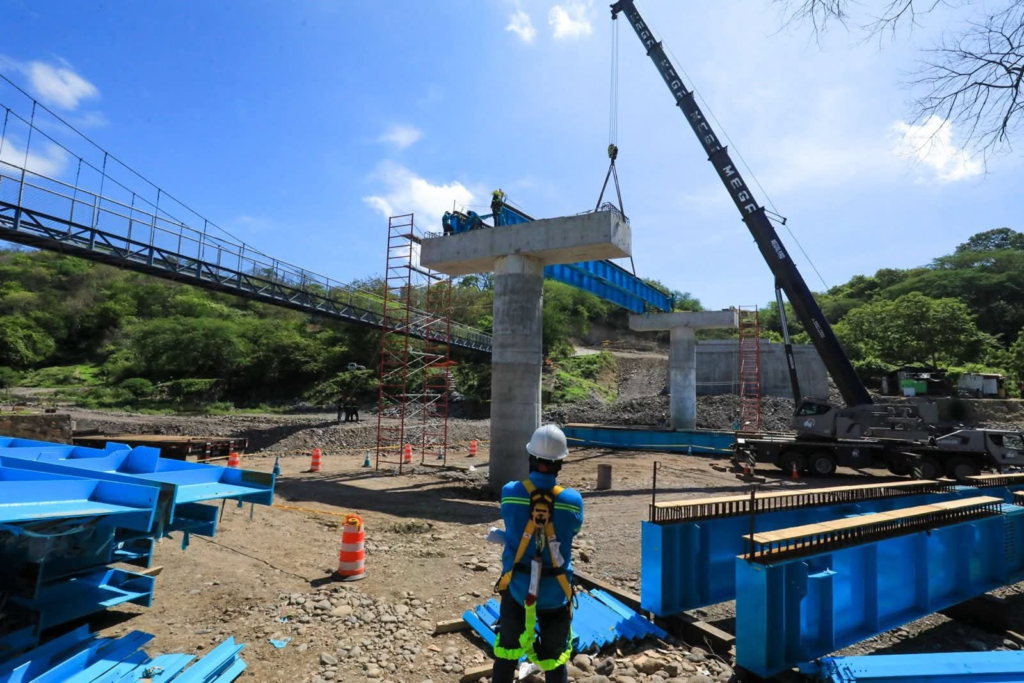 Avanzan obras en puente sobre río El Sauce en La Unión Norte 1 image 187