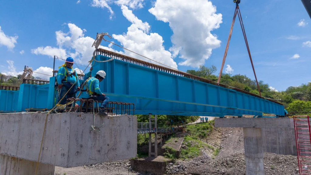 Avanzan obras en puente sobre río El Sauce en La Unión Norte 2 image 188