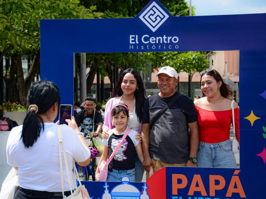 Familias celebran el Día del Padre en un renovado y seguro Centro Histórico 2 image 194