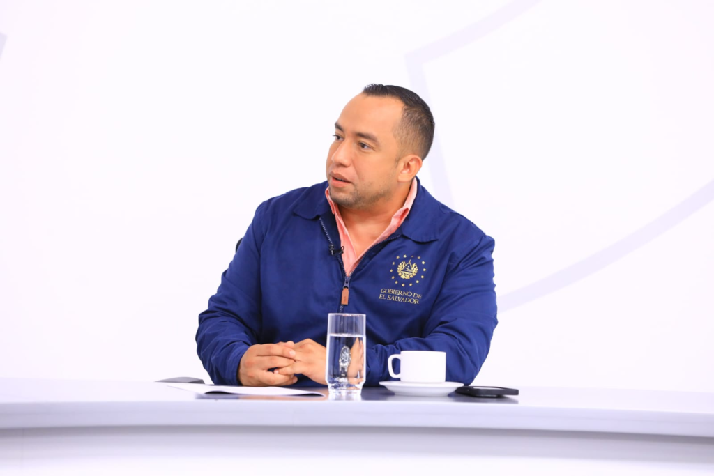 Viceministro del Ministerio de Agricultura y Ganadería, Óscar Domínguez denunció que la oposición genera desinformación sobre la nueva regulación para procesar lácteos con leche en polvo o combinada 1 image 230