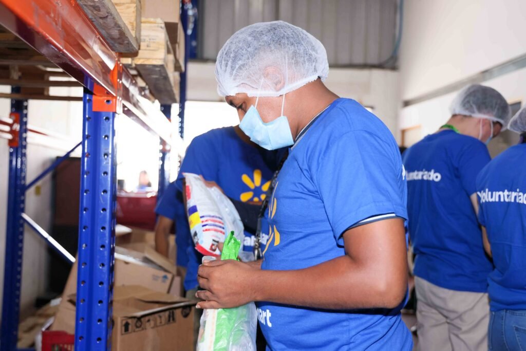 Walmart fortalece la seguridad alimentaria de más de 46 mil salvadoreños con nueva inversión en el Banco de Alimentos 4 22072026 213A2509