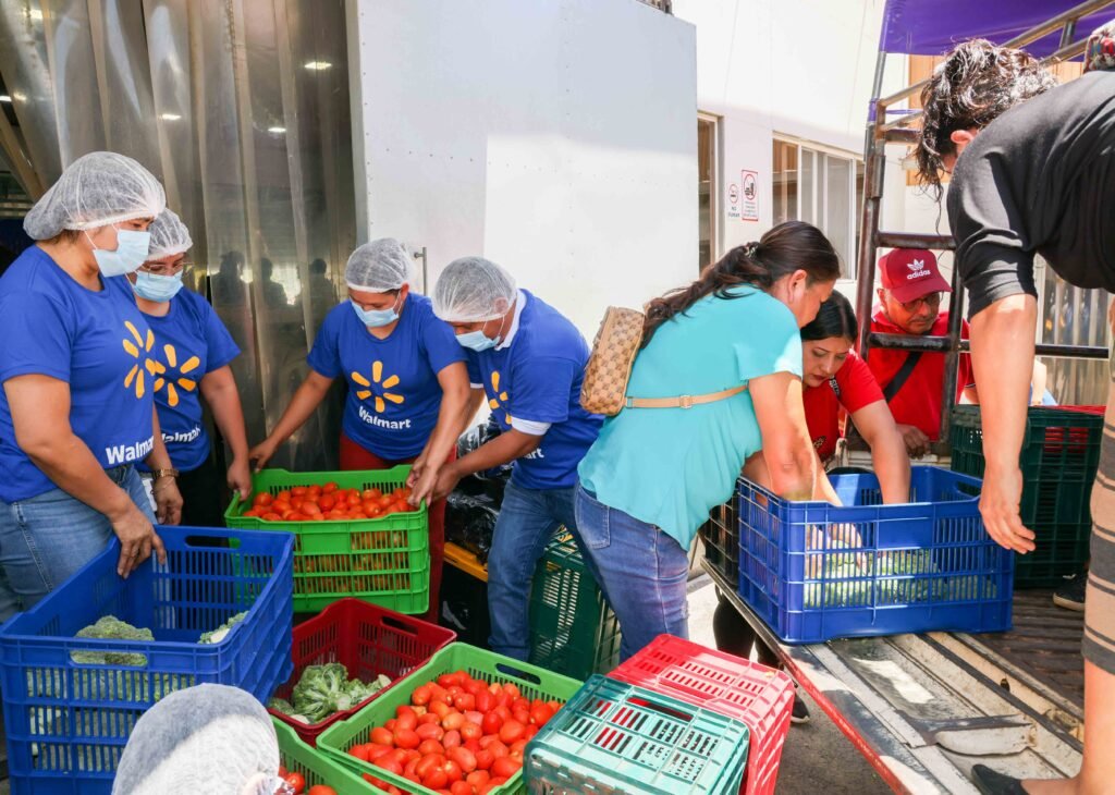 Walmart fortalece la seguridad alimentaria de más de 46 mil salvadoreños con nueva inversión en el Banco de Alimentos 3 22072026 213A2633