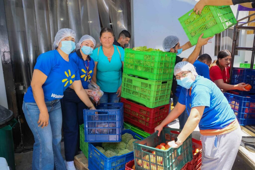 Walmart fortalece la seguridad alimentaria de más de 46 mil salvadoreños con nueva inversión en el Banco de Alimentos 7 22072026 213A2670