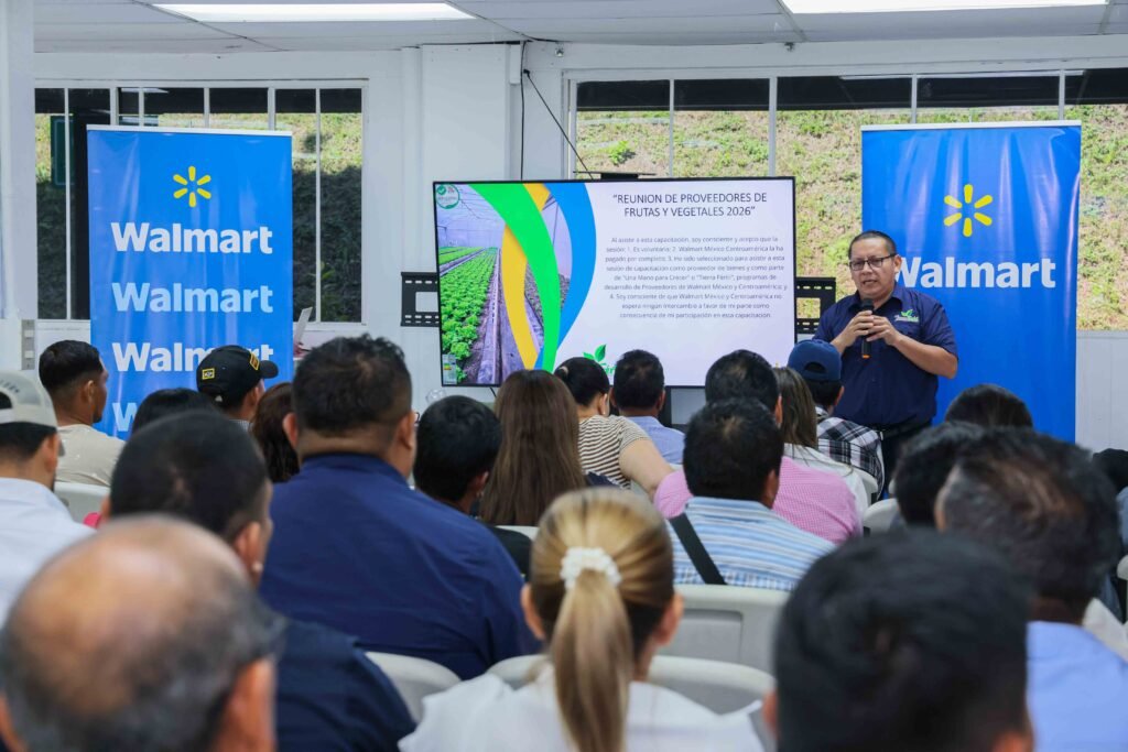 Walmart fortalece las Buenas Prácticas Agrícolas y de Manufactura de sus proveedores Tierra Fértil mediante una jornada de actualización técnica 3 26062026 213A0999