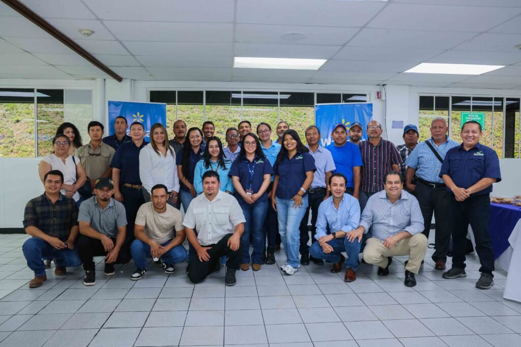 Walmart fortalece las Buenas Prácticas Agrícolas y de Manufactura de sus proveedores Tierra Fértil mediante una jornada de actualización técnica 1 26062026 213A1474