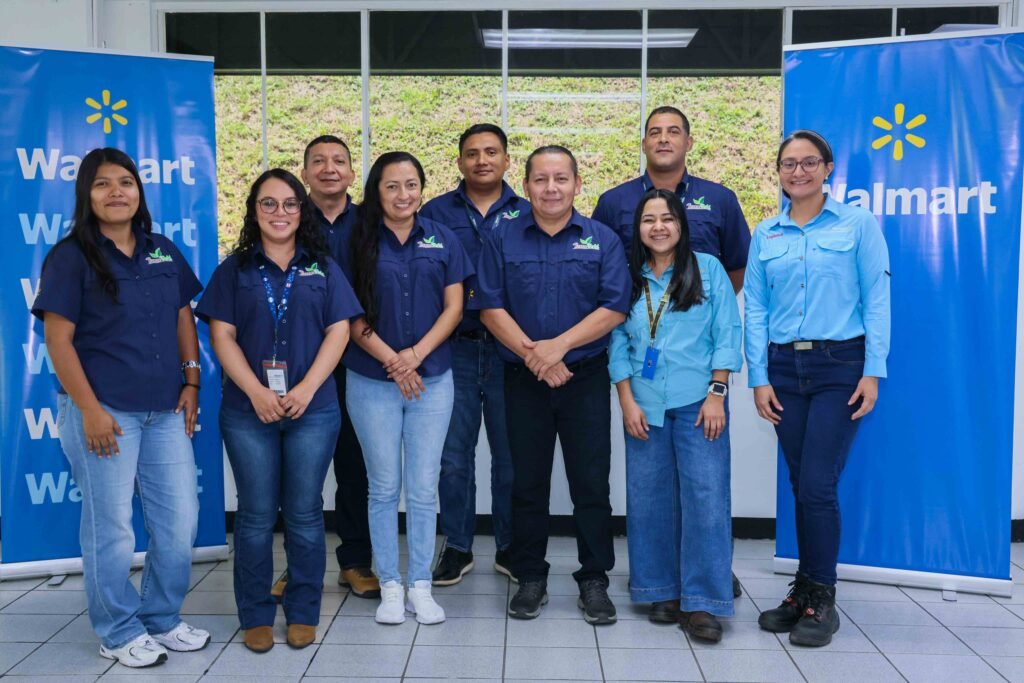 Walmart fortalece las Buenas Prácticas Agrícolas y de Manufactura de sus proveedores Tierra Fértil mediante una jornada de actualización técnica 4 26062026 213A1487