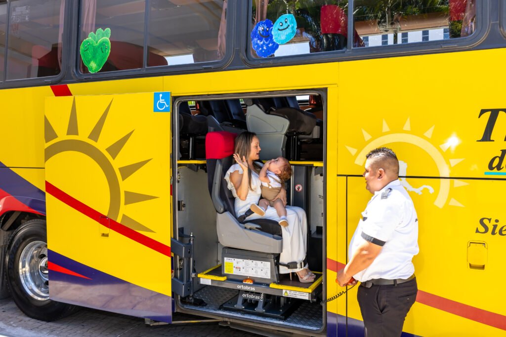 Transporte del Sol recibe el sello Family Friendly para ofrecer una mejor experiencia de viaje a las familias 3 2N0A4683 1