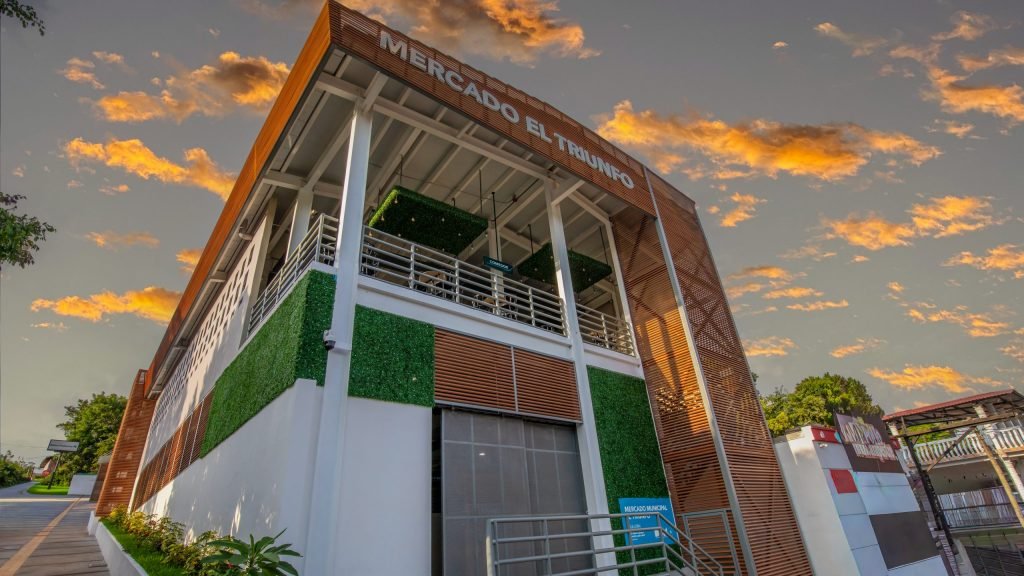 La Dirección de Obras Municipales transforma el comercio local con diez nuevos mercados y plazas en El Salvador 5 7D6A4112 1024x576 1