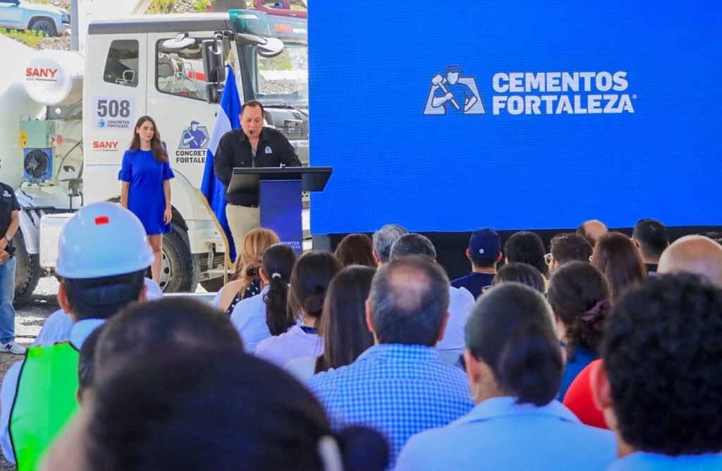 Grupo ECON y Fortaleza firman alianza para impulsar el desarrollo constructivo en la costa de La Libertad 2 DSFDFDSF