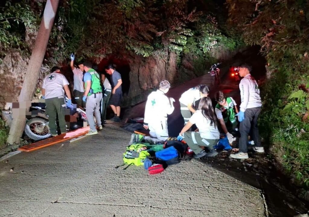 Dos motociclistas resultan lesionados tras sufrir un aparatoso accidente en Sensuntepeque 1 cats 54
