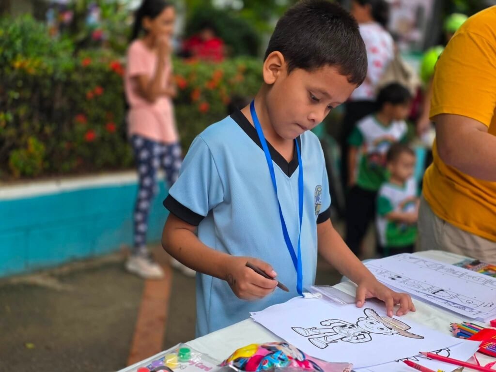 Más de 400 niños y sus familias disfrutan del décimo Festival del Juego en Chalatenango 3 dfasdfasdffsd
