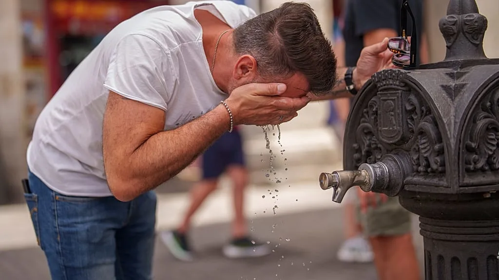 España afronta la tercera ola de calor del verano con avisos por temperaturas extremas y alto riesgo de incendios 2 image 407
