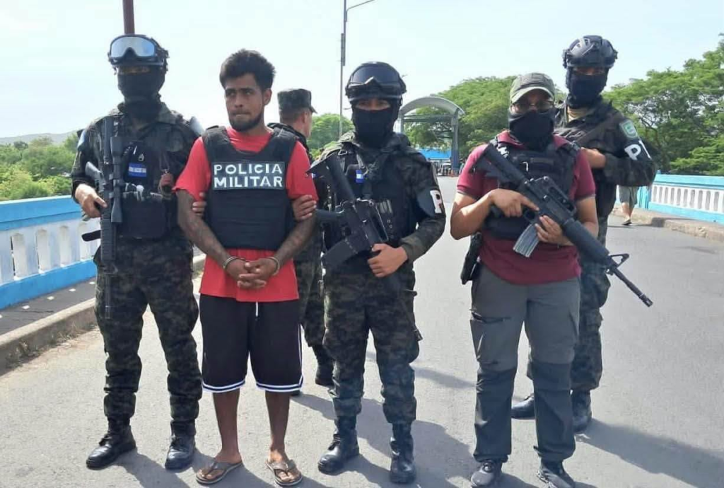 La PNC captura a presunto pandillero de la 18 Sureños expulsado desde Honduras 1 image 435