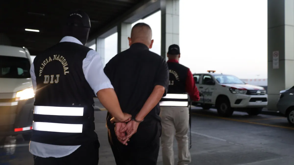 Panamá captura a un sospechoso de captar ciudadanos con falsos empleos para llevarlos a la guerra 1 image 563