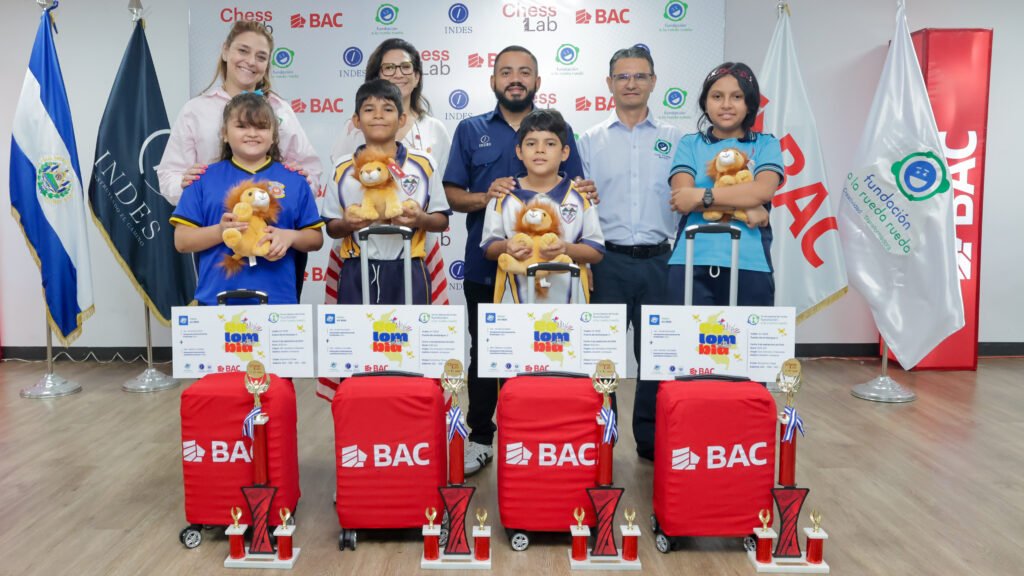 Cuatro estudiantes salvadoreños representarán al país en Colombia tras destacar en el Torneo Final Intercolegial de Ajedrez 1 1000180297