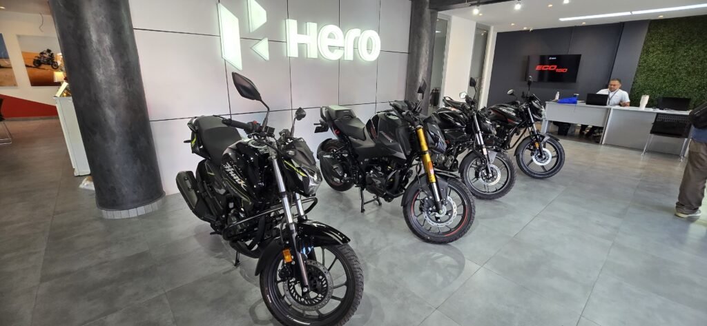 HERO MOTOCORP fortalece su presencia en El Salvador mediante una alianza estratégica con VELOSA 3 WhatsApp Image 2026 08 27 at 11.31.31 AM 1