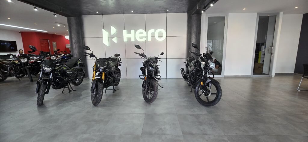 HERO MOTOCORP fortalece su presencia en El Salvador mediante una alianza estratégica con VELOSA 2 WhatsApp Image 2026 08 27 at 11.31.31 AM 2