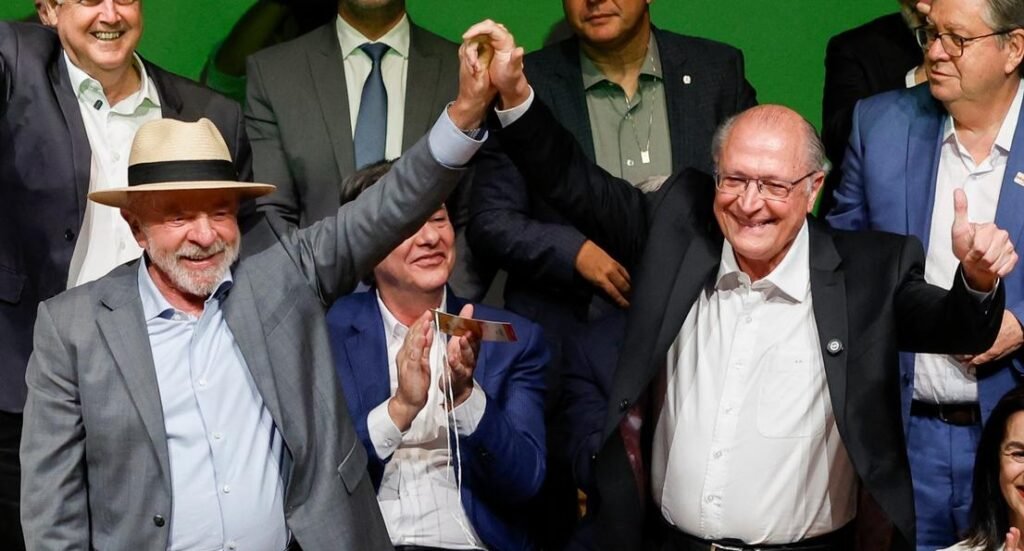 El Partido de los Trabajadores oficializa la candidatura de Lula da Silva para buscar un cuarto mandato en Brasil 1 cats 6
