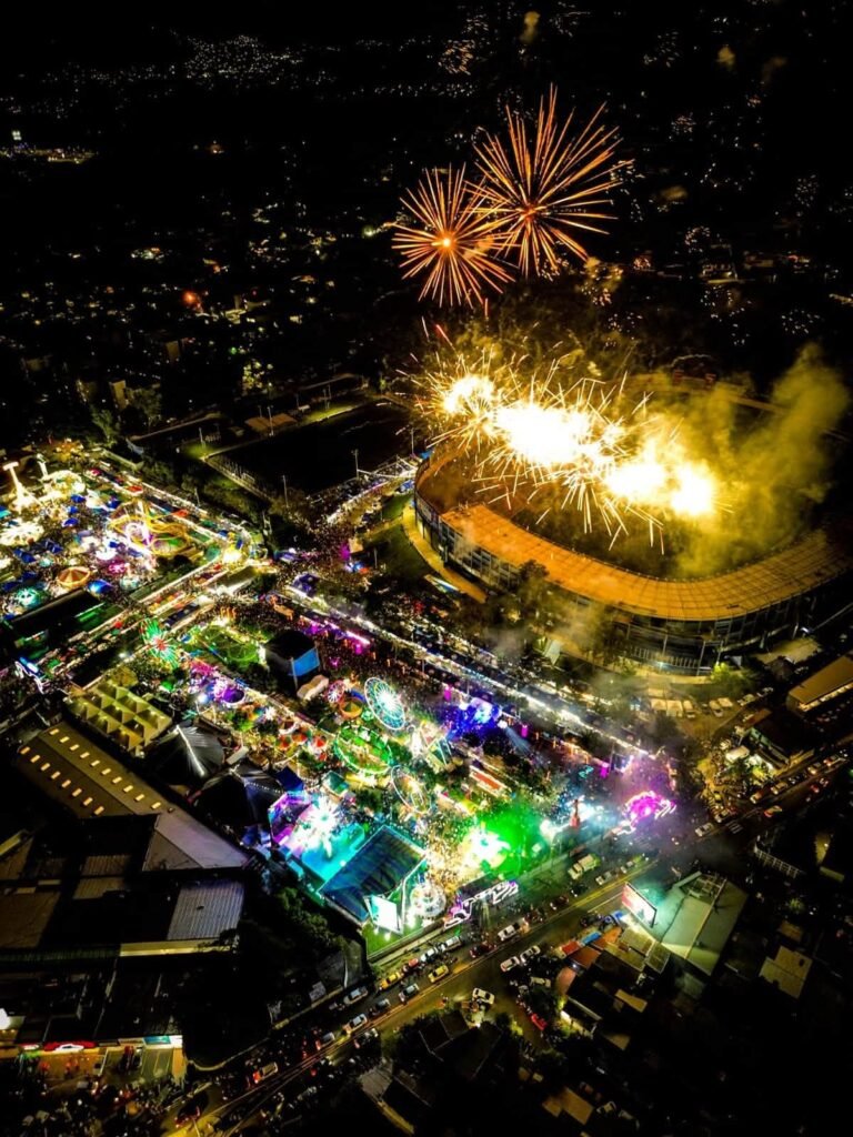 Sívarland se despide de las Fiestas Agostinas 2026 con un multitudinario concierto de Los Hermanos Flores 4 catsD