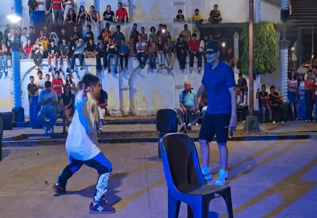 Jóvenes de Zacatecoluca participan en la primera y peculiar batalla de "Farmear Aura" 1 dfasdfasdf 2