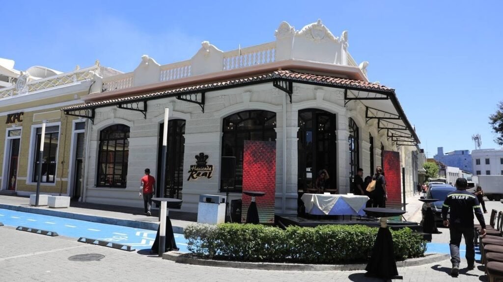 Hacienda Real inaugura su nueva sucursal en el corazón del Centro Histórico de San Salvador 2 fdadsfasdfasdf