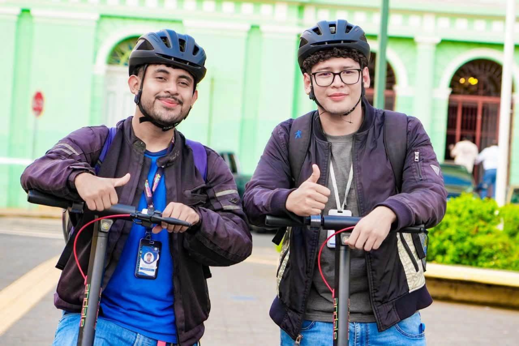 Santa Ana Centro implementa scooters eléctricos para optimizar las labores de limpieza urbana 3 image 321