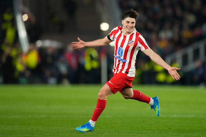 Máxima tensión entre Barcelona y Atlético de Madrid por el futuro de Julián Álvarez 1 image 452