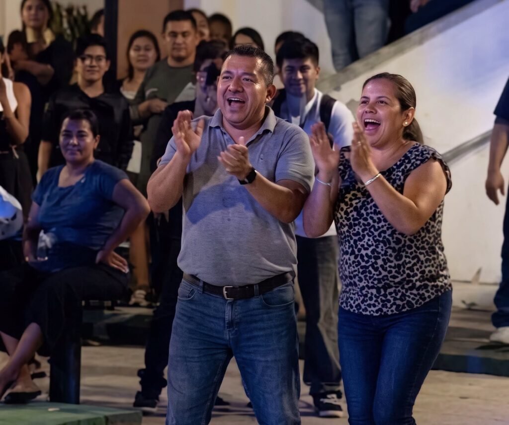 Jóvenes de Zacatecoluca participan en la primera y peculiar batalla de "Farmear Aura" 3 sfd