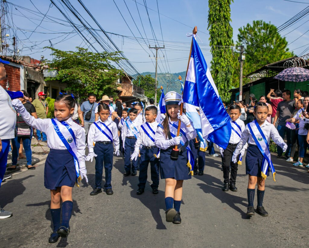 Primera Dama Gabriela de Bukele participa en Desfile de Primera Infancia; más de 155 mil niños desfilan a nivel nacional 4 Apopa1