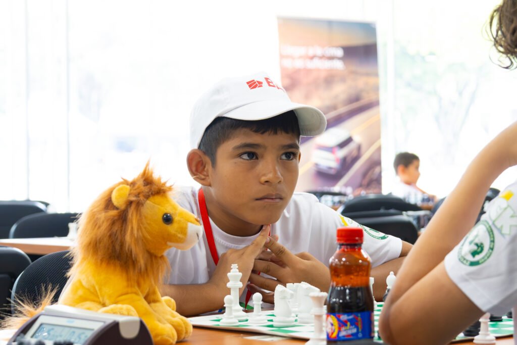 Estudiantes salvadoreños participaron en el Torneo de Ajedrez del Caribe a la Rueda Rueda en Medellín, Colombia 3 IMG 1275