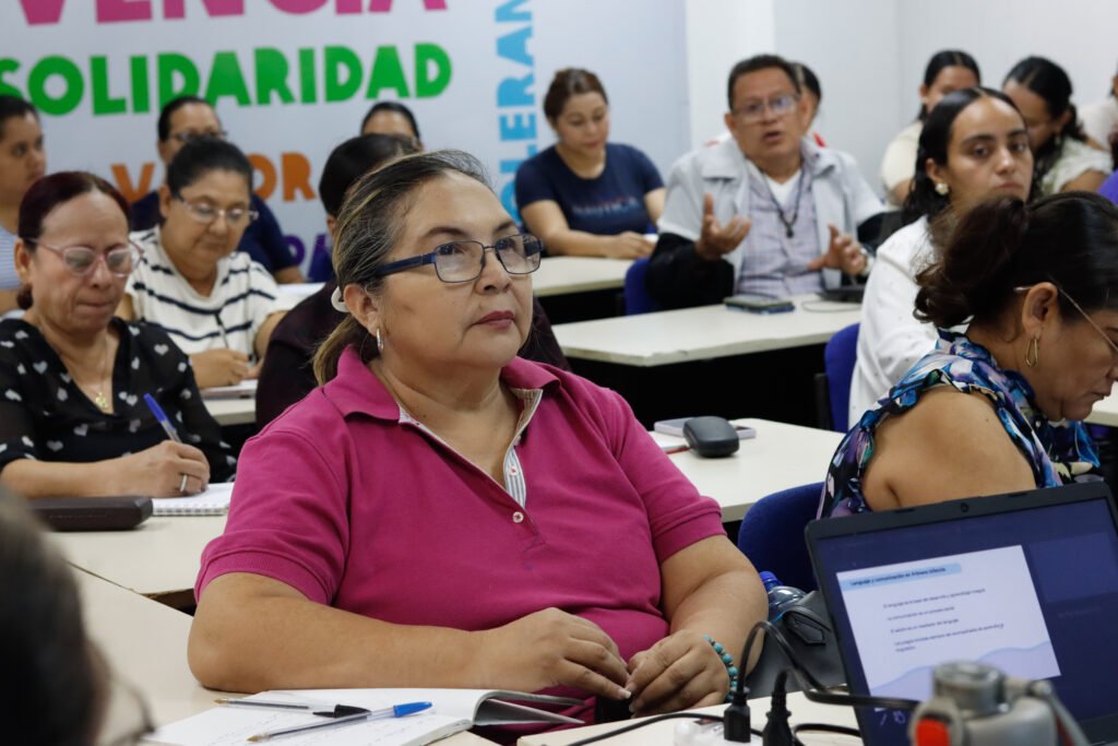 Docentes de San Miguel se forman para implementar el Nuevo Currículo Nacional de Primera Infancia 4 MG 8250