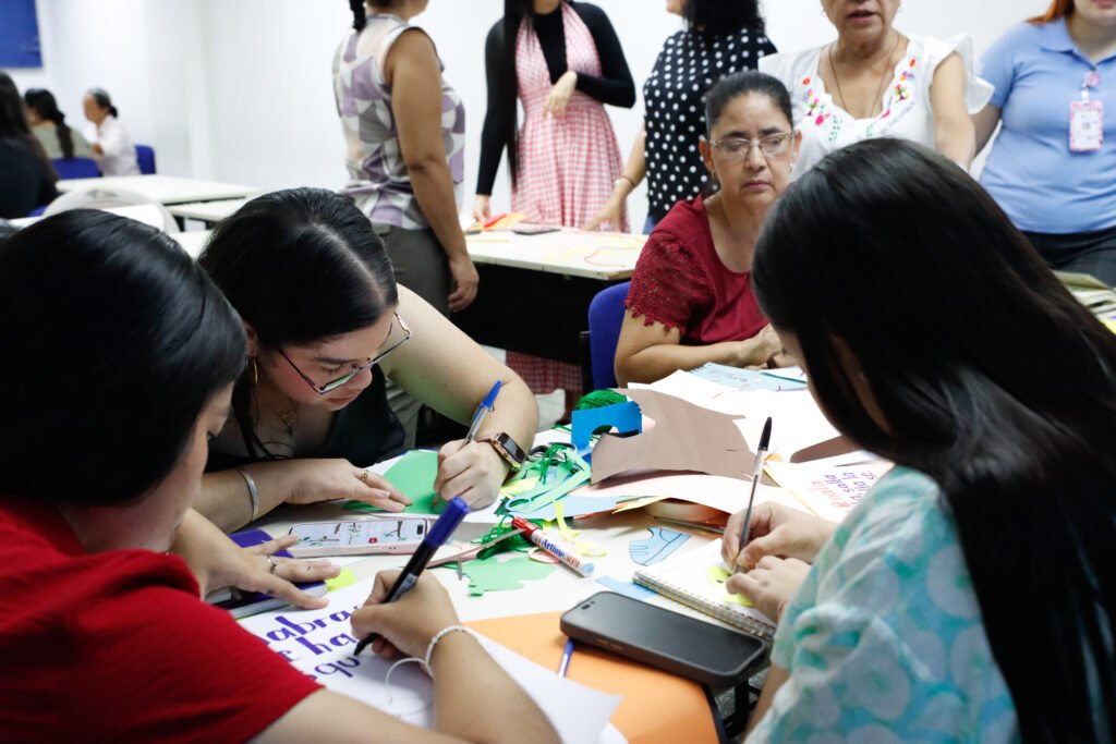 Docentes de San Miguel se forman para implementar el Nuevo Currículo Nacional de Primera Infancia 7 MG 8571 1