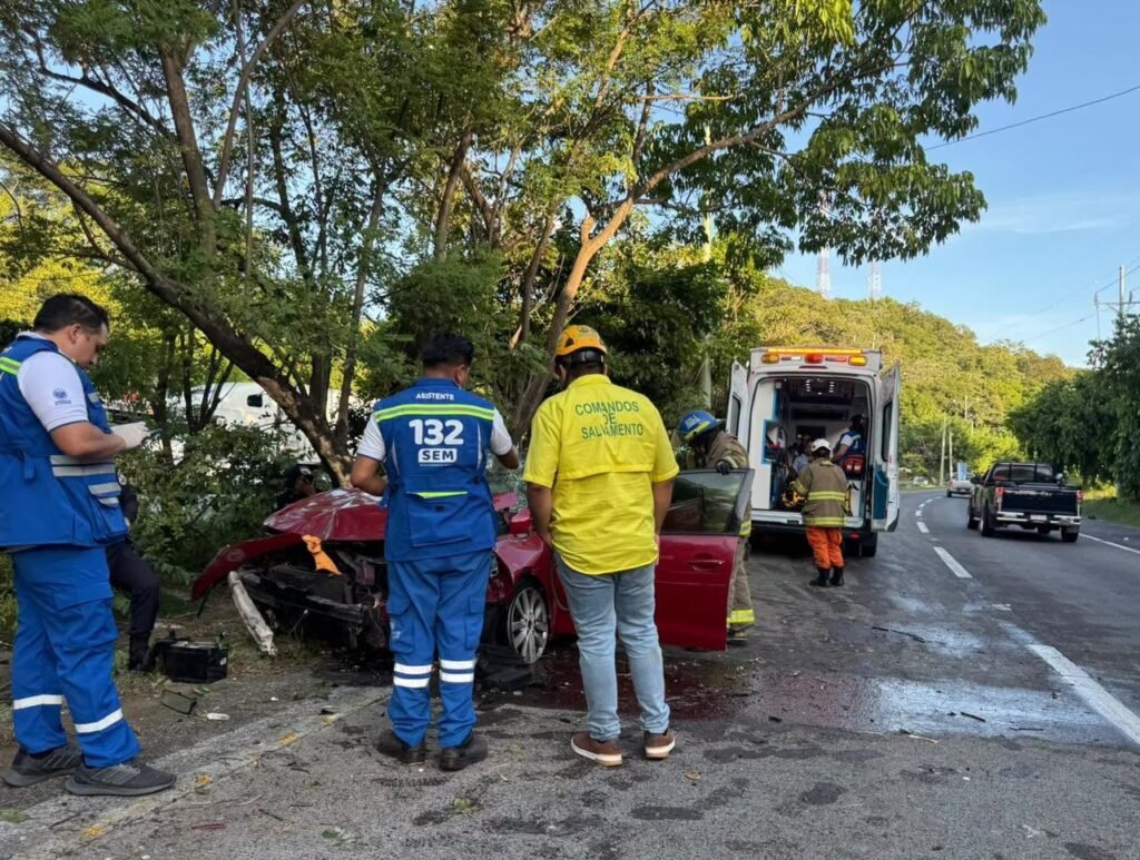 Accidente en la carretera a Comalapa deja a un conductor hospitalizado 2 catsdfadsfad