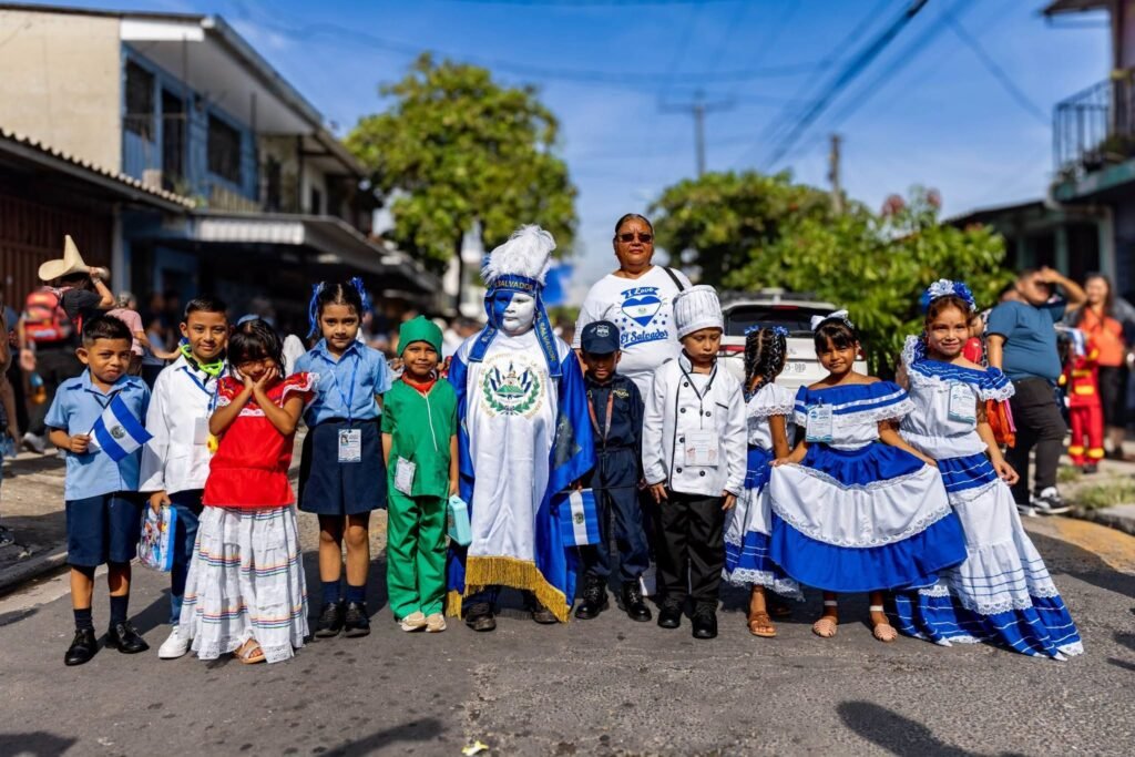 Más de 155,000 niños celebran la independencia en el Desfile Nacional de Primera Infancia 8 catsdfadsfasdfadsf