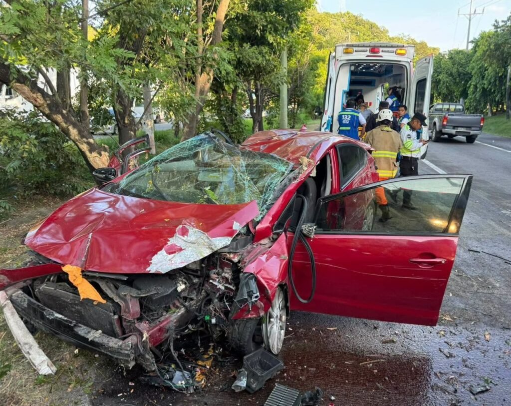 Accidente en la carretera a Comalapa deja a un conductor hospitalizado 1 catsfggdfd
