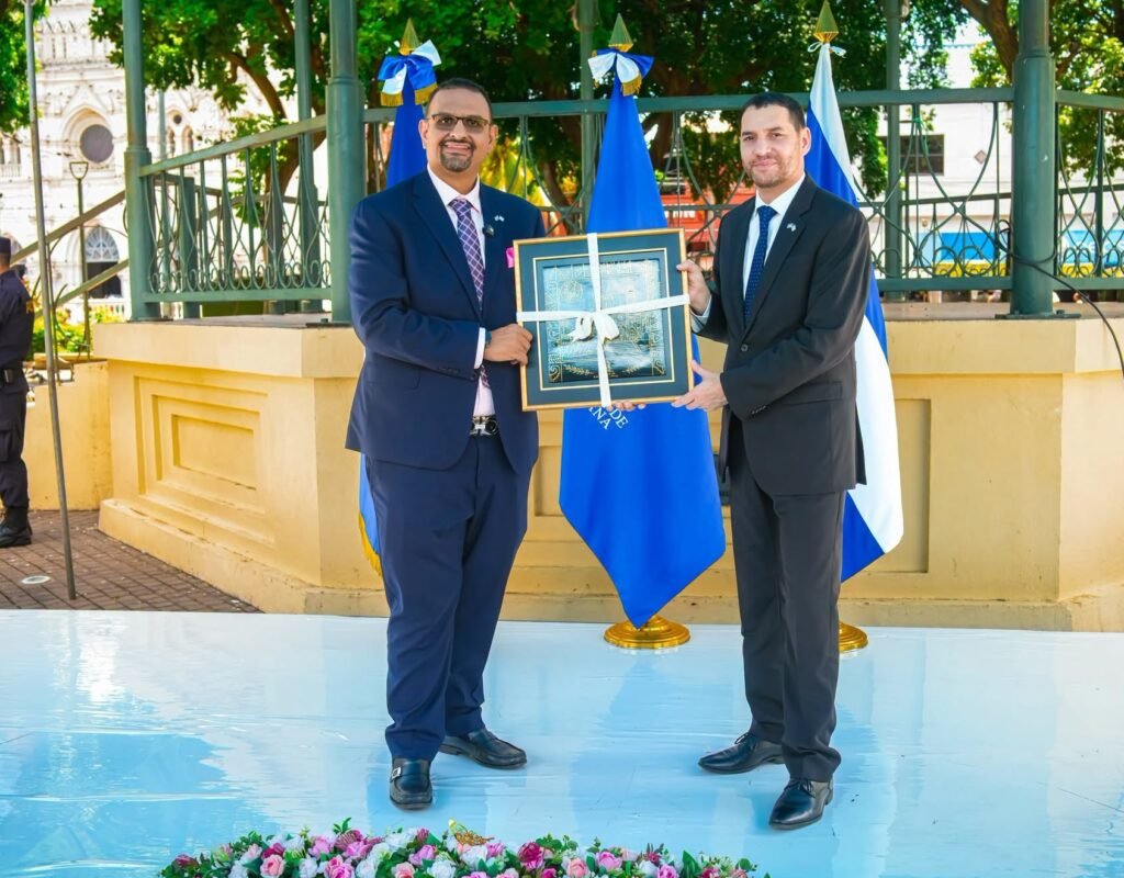 Embajador de Israel fortalece lazos de cooperación y supervisa tecnología en Santa Ana 1 catsfgsf