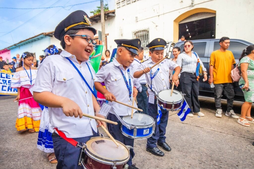 Más de 155,000 niños celebran la independencia en el Desfile Nacional de Primera Infancia 1 fadsfasdfasdf