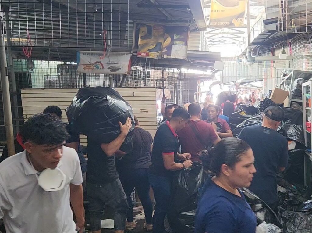 Incendio destruye locales comerciales en el centro de Santa Rosa de Lima 5 fadsfasfas