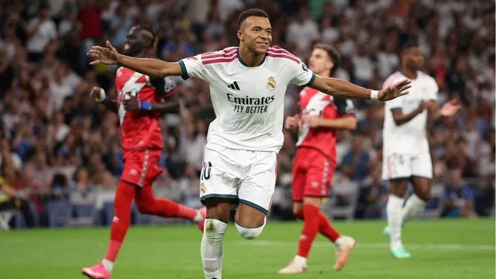 El Real Madrid golea al Rayo Vallecano con un impecable doblete de Mbappé 1 image 279