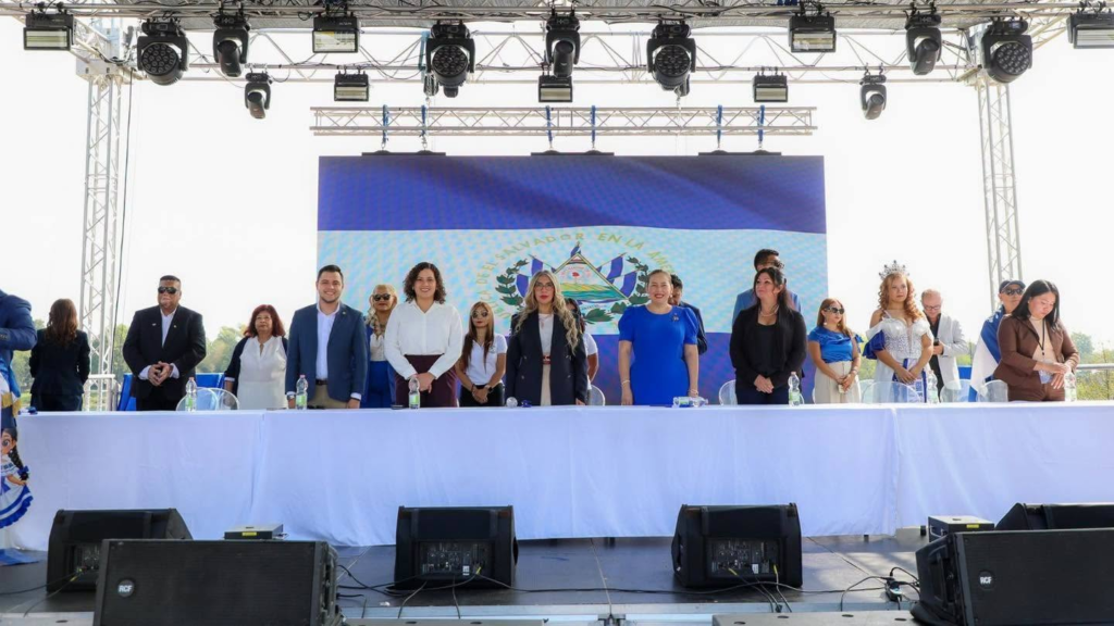 La diáspora salvadoreña en Milán celebra sus tradiciones con una feria de servicios gubernamentales 3 image 290