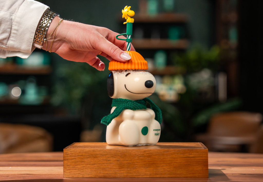 Starbucks y Peanuts celebran el otoño con una colección global inspirada en The Great Pumpkin 2 image 392