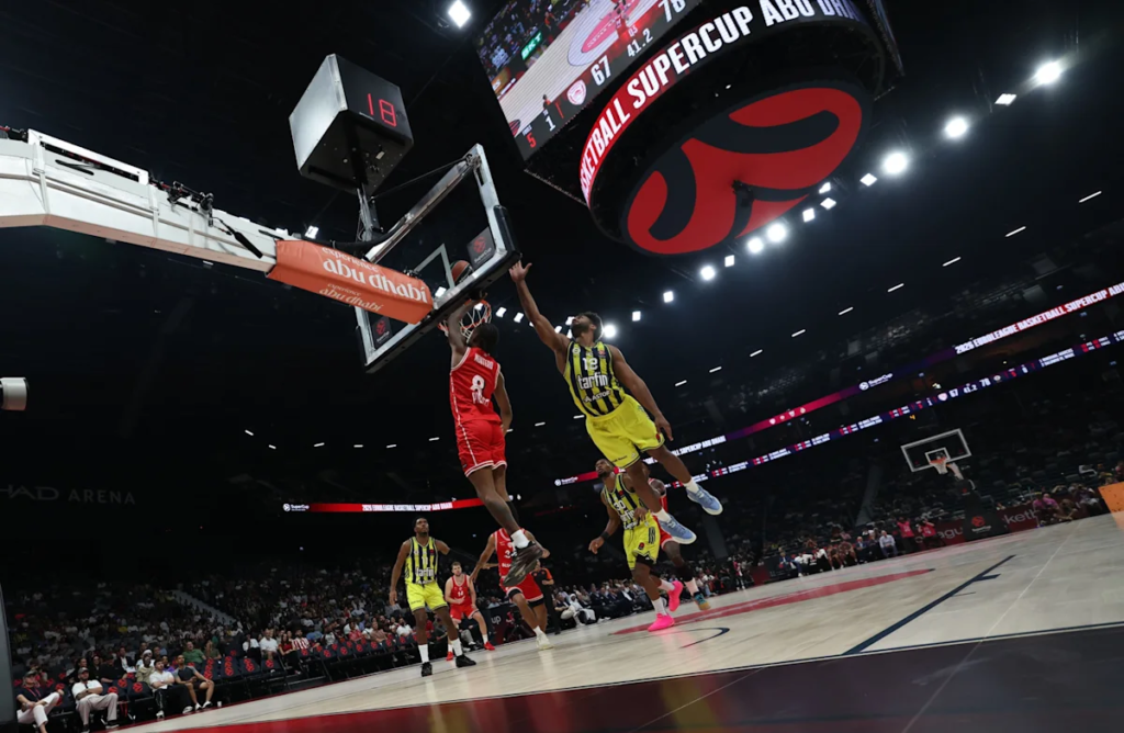 El Olympiacos logra una remontada épica y se clasifica para la final de la Supercopa de la Euroliga de Baloncesto 1 image 410