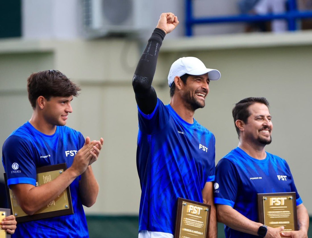 Federación Salvadoreña de Tenis premia a sus máximos referentes del deporte blanco 2 image 427