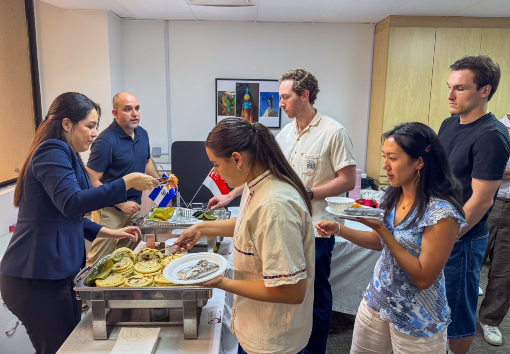 Pupusas y tamales conquistan el paladar de Singapur durante las fiestas patrias 2 image 445