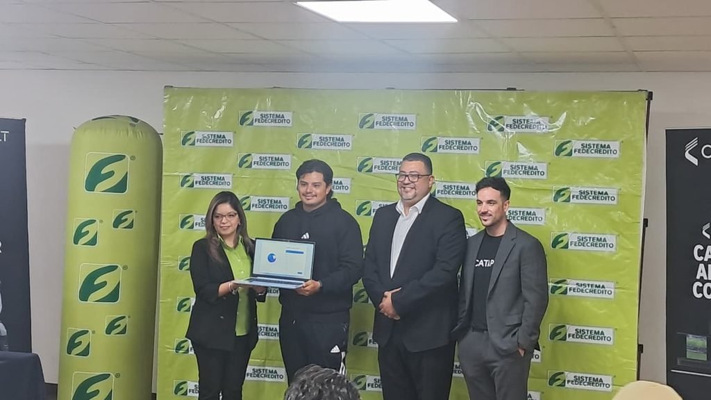 El SISTEMA FEDECRÉDITO equipo a los 12 clubes de la Copa SISTEMA FEDECRÉDITO con tecnología para elevar el rendimiento de sus jugadores. 8 WhatsApp Image 2026 10 08 at 12.29.08 AM